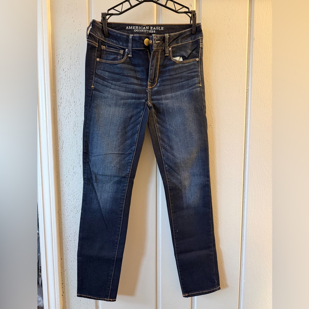 AE Dark Blue Women's Skinny Jeans size 2 short